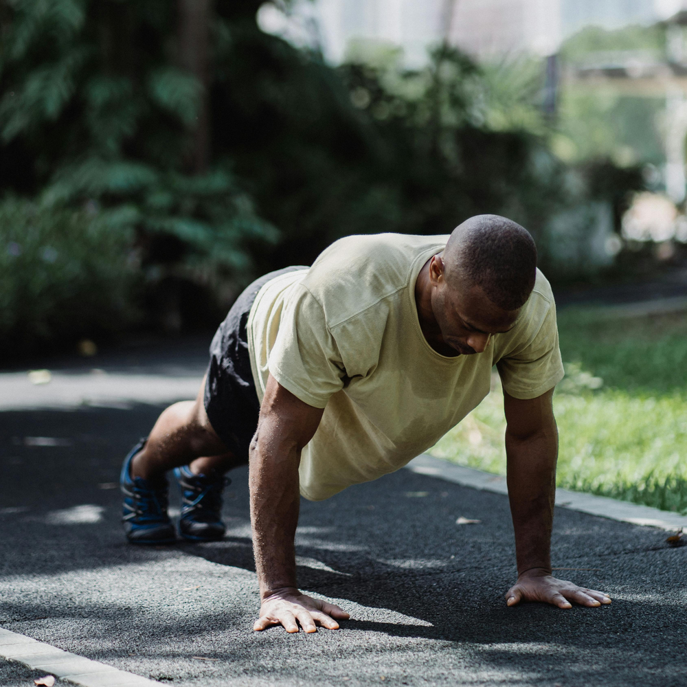 5 Great Chest Workouts With Dumbbells | CON-CRET